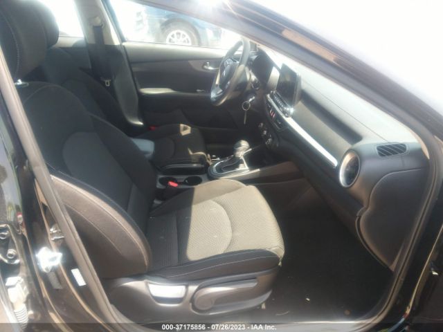 3KPF24AD9ME309377 KIA Forte Lxs