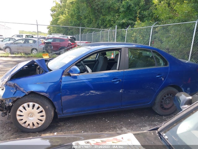 2008 VOLKSWAGEN JETTA SEDAN S VIN: 3VWJM71K88M195322