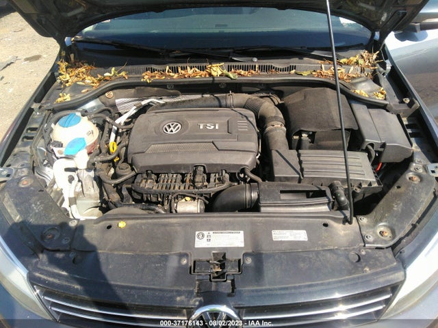 3VWL17AJ1EM325171 Volkswagen Jetta Sedan Sel