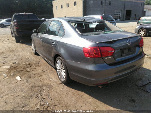 3VWL17AJ1EM325171 Volkswagen Jetta Sedan Sel