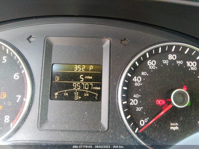 3VWL17AJ1EM325171 Volkswagen Jetta Sedan Sel