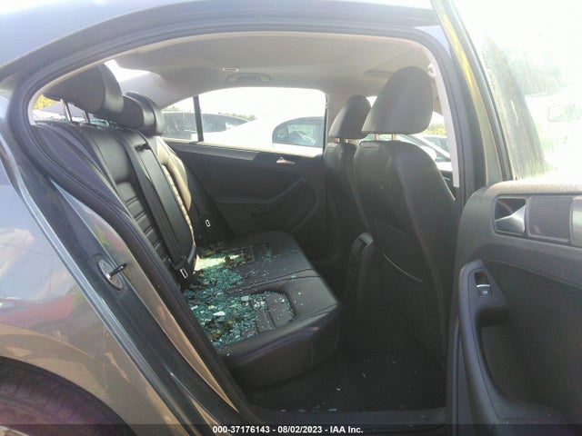 3VWL17AJ1EM325171 Volkswagen Jetta Sedan Sel