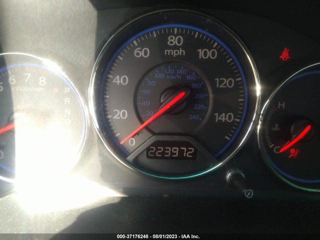 2005 HONDA CIVIC SDN LX VIN: 2HGES16575H611057