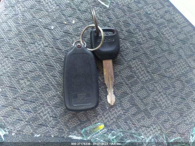 2000 ISUZU RODEO S/LS/LSE VIN: 4S2DM58W0Y4325154