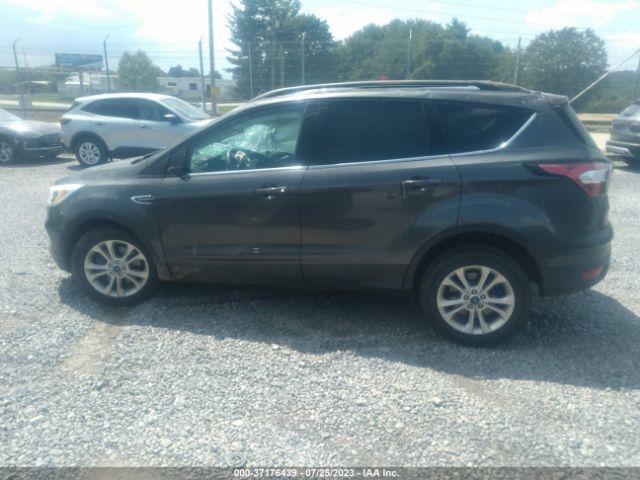 1FMCU9GDXJUA88592 Ford ESCAPE SE
