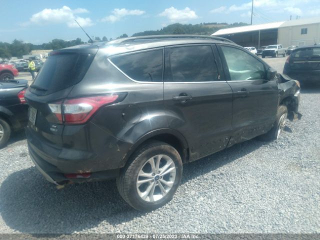 1FMCU9GDXJUA88592 Ford ESCAPE SE