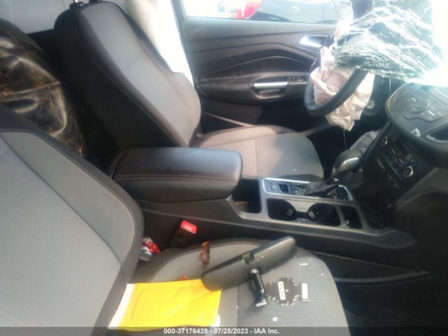 1FMCU9GDXJUA88592 Ford ESCAPE SE
