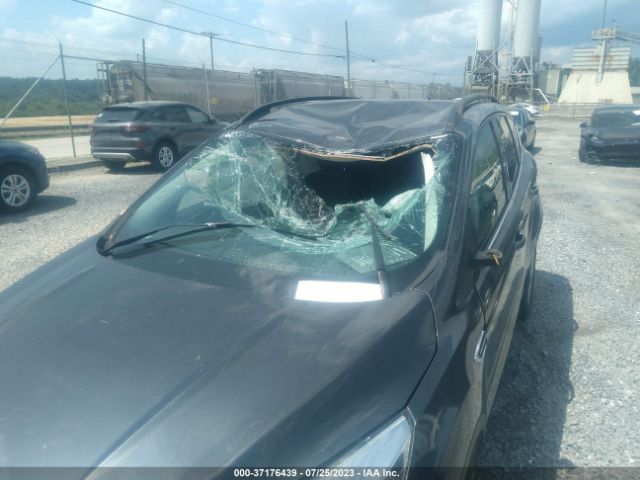 1FMCU9GDXJUA88592 Ford ESCAPE SE