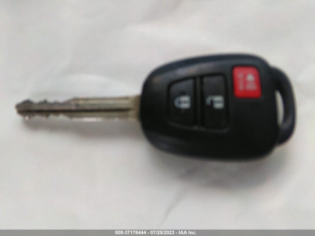 2016 TOYOTA RAV4 LE VIN: 2T3ZFREV5GW311279