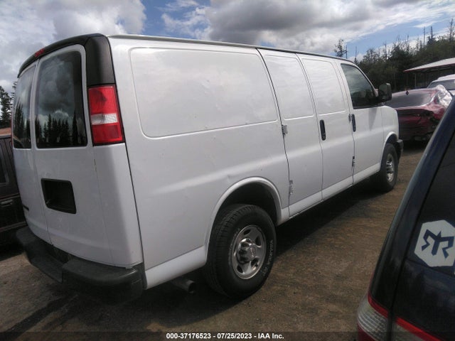 Chevrolet EXPRESS CARGO VAN 2018 1GCWGAFP1J1258815 Image 10