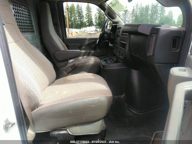 Chevrolet EXPRESS CARGO VAN 2018 1GCWGAFP1J1258815 Image 11