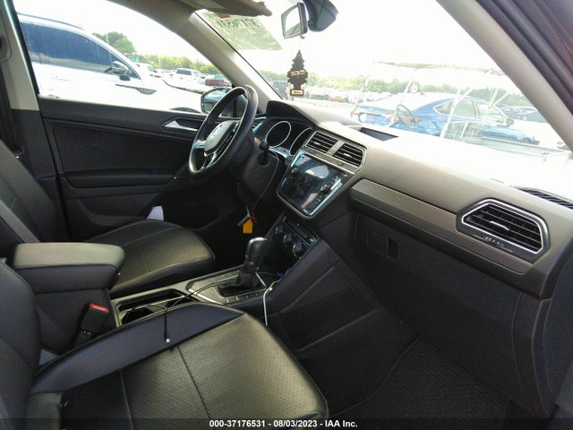 3VV3B7AX0JM032913 Volkswagen Tiguan Sel/se