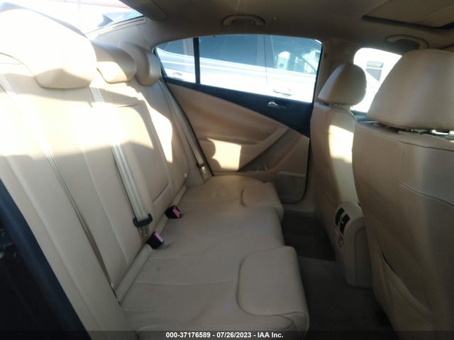 2008 VOLKSWAGEN PASSAT SEDAN KOMFORT VIN: WVWAK73C28E021685