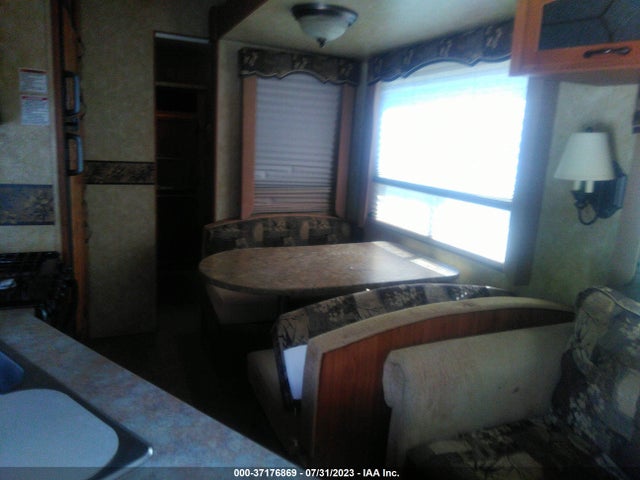 2010 CHAPARRAL TRAVEL TRLR VIN: 5ZT3CLSB5AA301698
