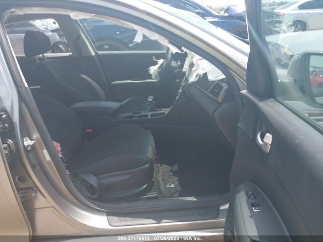5XXGT4L37JG207150 KIA Optima Lx