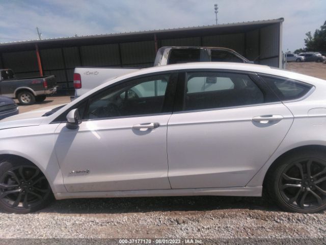 3FA6P0LUXJR219429 Ford Fusion Hybrid Se