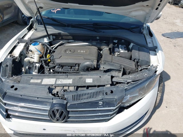1VWAT7A34EC072688 Volkswagen Passat Wolfsburg Ed
