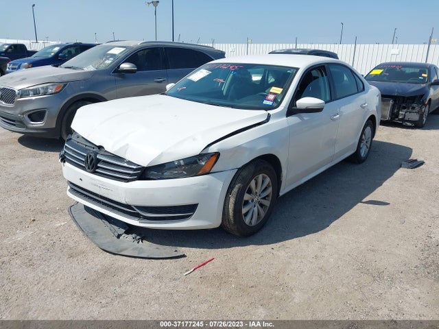1VWAT7A34EC072688 Volkswagen Passat Wolfsburg Ed