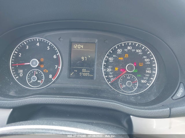 1VWAT7A34EC072688 Volkswagen Passat Wolfsburg Ed