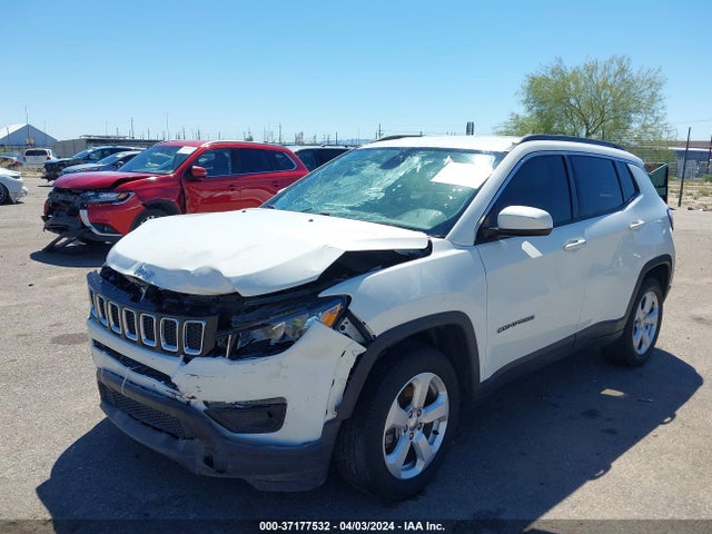3C4NJCBB8JT212801 Jeep Compass Latitude