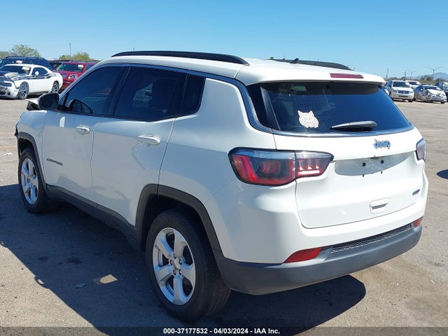 3C4NJCBB8JT212801 Jeep Compass Latitude
