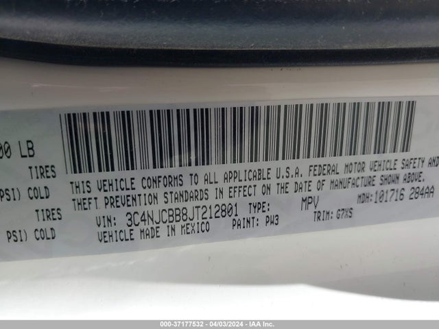 3C4NJCBB8JT212801 Jeep Compass Latitude