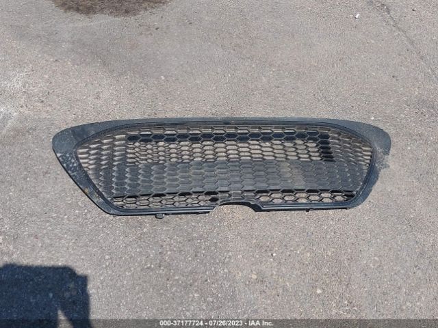 5YFEPMAE9NP285832 Toyota COROLLA LE