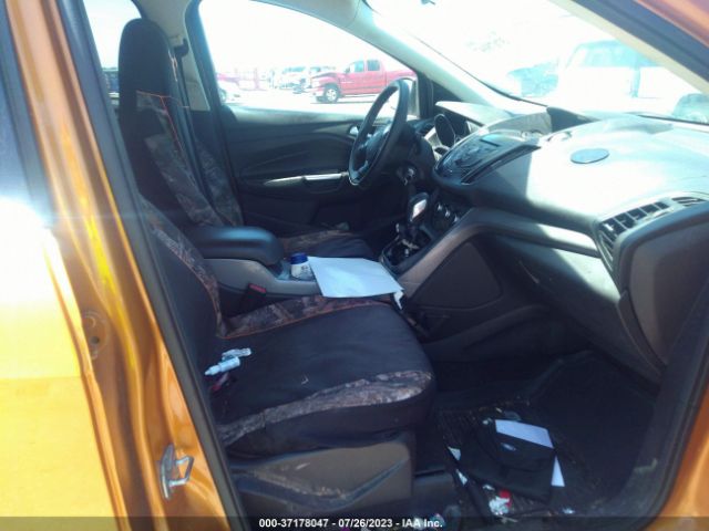 1FMCU9GX8GUB39817 Ford ESCAPE SE