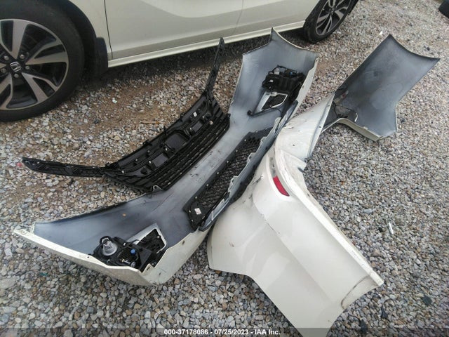 Honda Odyssey Elite 2018 5FNRL6H94JB050018 Image 12