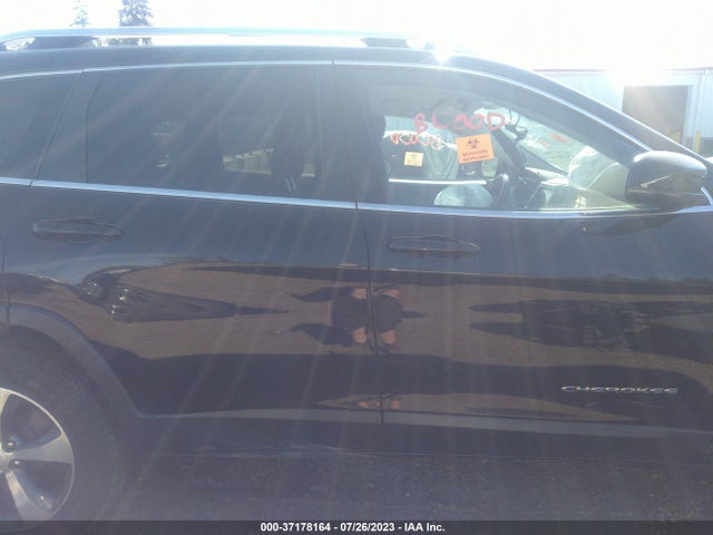 1C4PJMDX7KD423583 Jeep Cherokee Limited