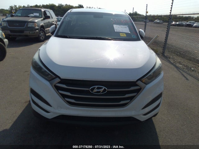 Hyundai TUCSON SE 2018 KM8J23A47JU702176 Image 11