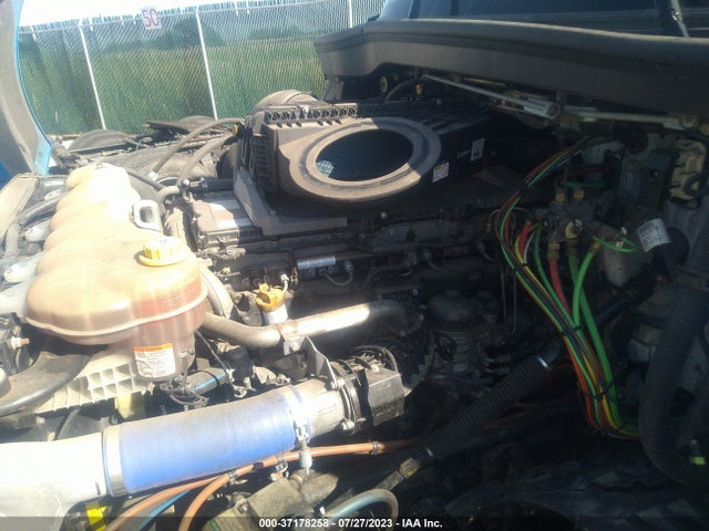 37178258 :رقم المزاد ، 3AKJHHDR4LSKU3251 vin ، 2020 Freightliner New Cascadia 126 مزاد بيع