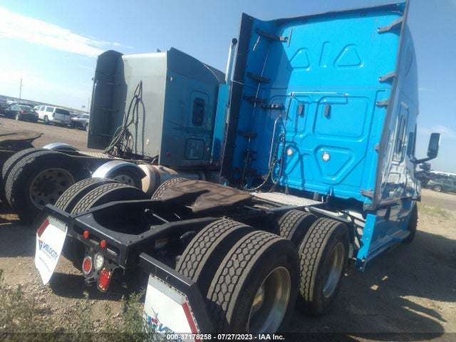 37178258 :رقم المزاد ، 3AKJHHDR4LSKU3251 vin ، 2020 Freightliner New Cascadia 126 مزاد بيع