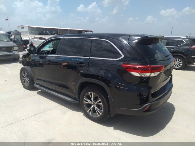 Toyota Highlander Le 2017 5TDZARFH0HS024667 Image 3