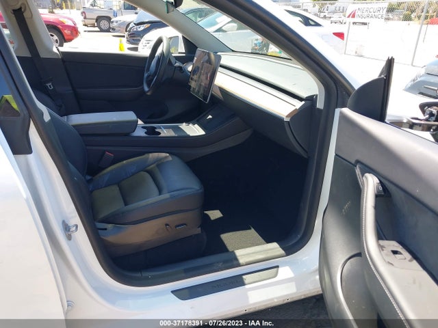 Tesla Model Y Long Range 2022 7SAYGDEE3NF461375 Image 5