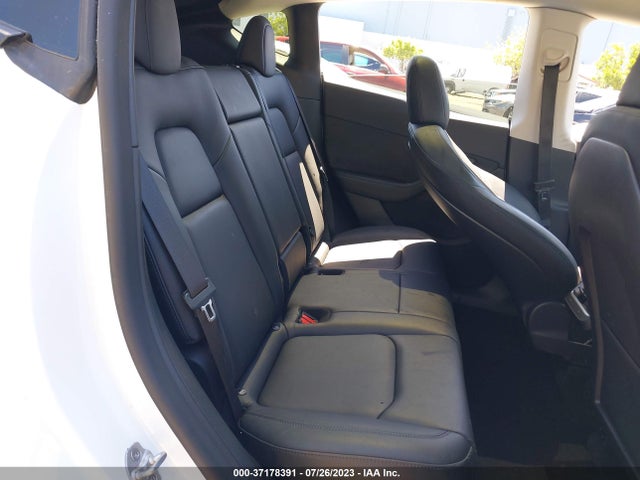 Tesla Model Y Long Range 2022 7SAYGDEE3NF461375 Image 8