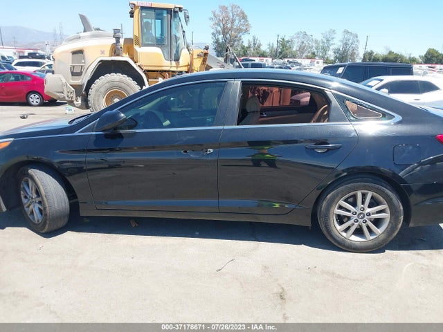 Hyundai SONATA SE 2017 5NPE24AF0HH575109 Image 6