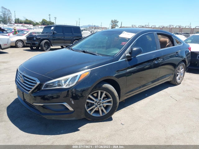 Hyundai SONATA SE 2017 5NPE24AF0HH575109 Image 2
