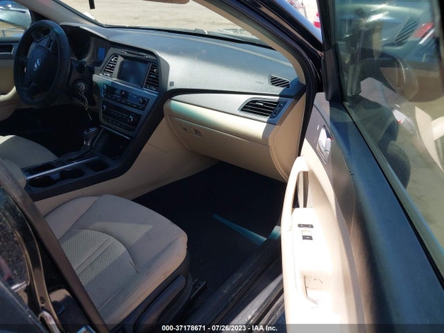 Hyundai SONATA SE 2017 5NPE24AF0HH575109 Image 11