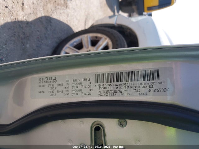 1C6RR7LT7JS137963 RAM 1500 Lone Star Silver
