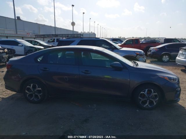 3KPF24AD4ME337880 KIA Forte Lxs