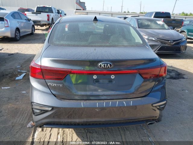 3KPF24AD4ME337880 KIA Forte Lxs