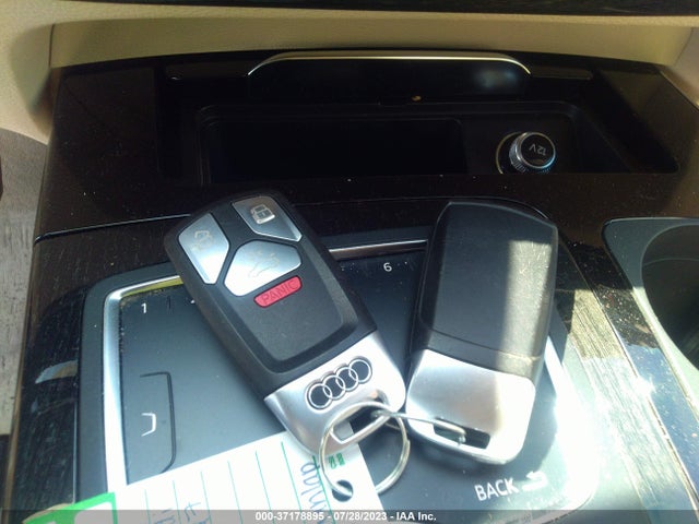 WA1VAAF72KD027008 Audi Q7 Prestige