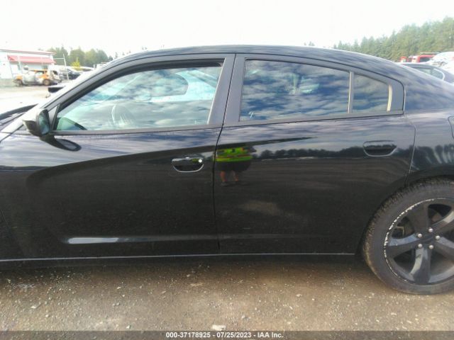 2C3CDXHG5EH102672 Dodge Charger Sxt