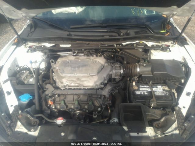 1HGCR3F98HA030137 Honda Accord Sedan Touring