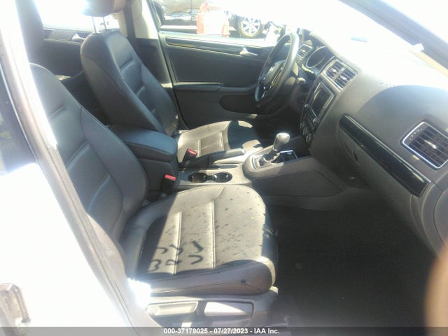 3VWL17AJ3HM248128 Volkswagen Jetta 1.8t Sel