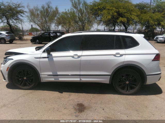 3VVCB7AX9NM161044 Volkswagen Tiguan Se R-line Black