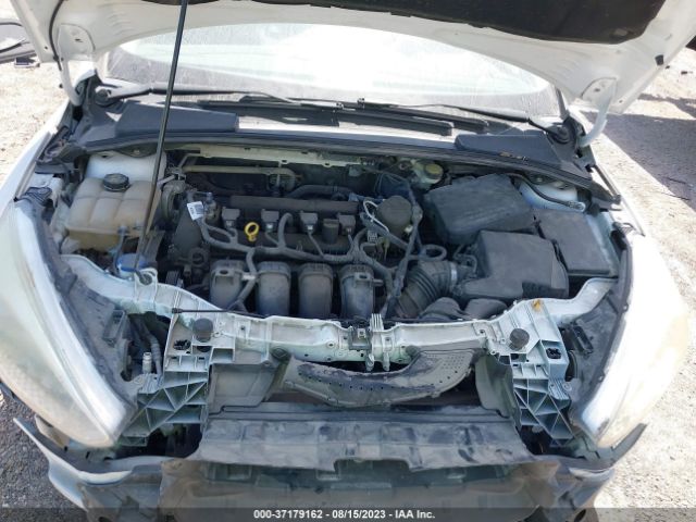 1FADP3K29FL282259 Ford FOCUS SE