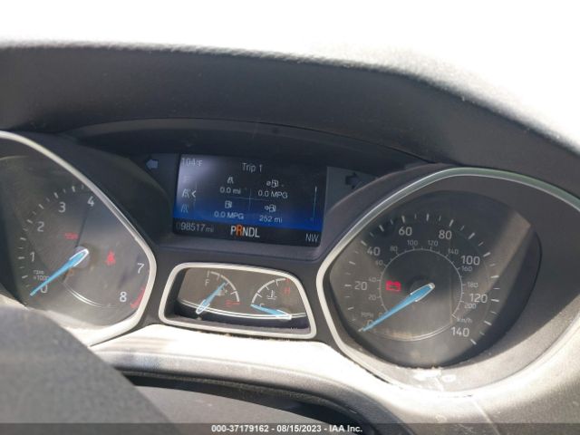 1FADP3K29FL282259 Ford FOCUS SE