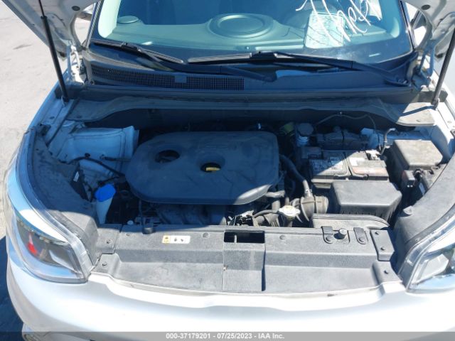 KNDJP3A55J7568619 KIA SOUL +